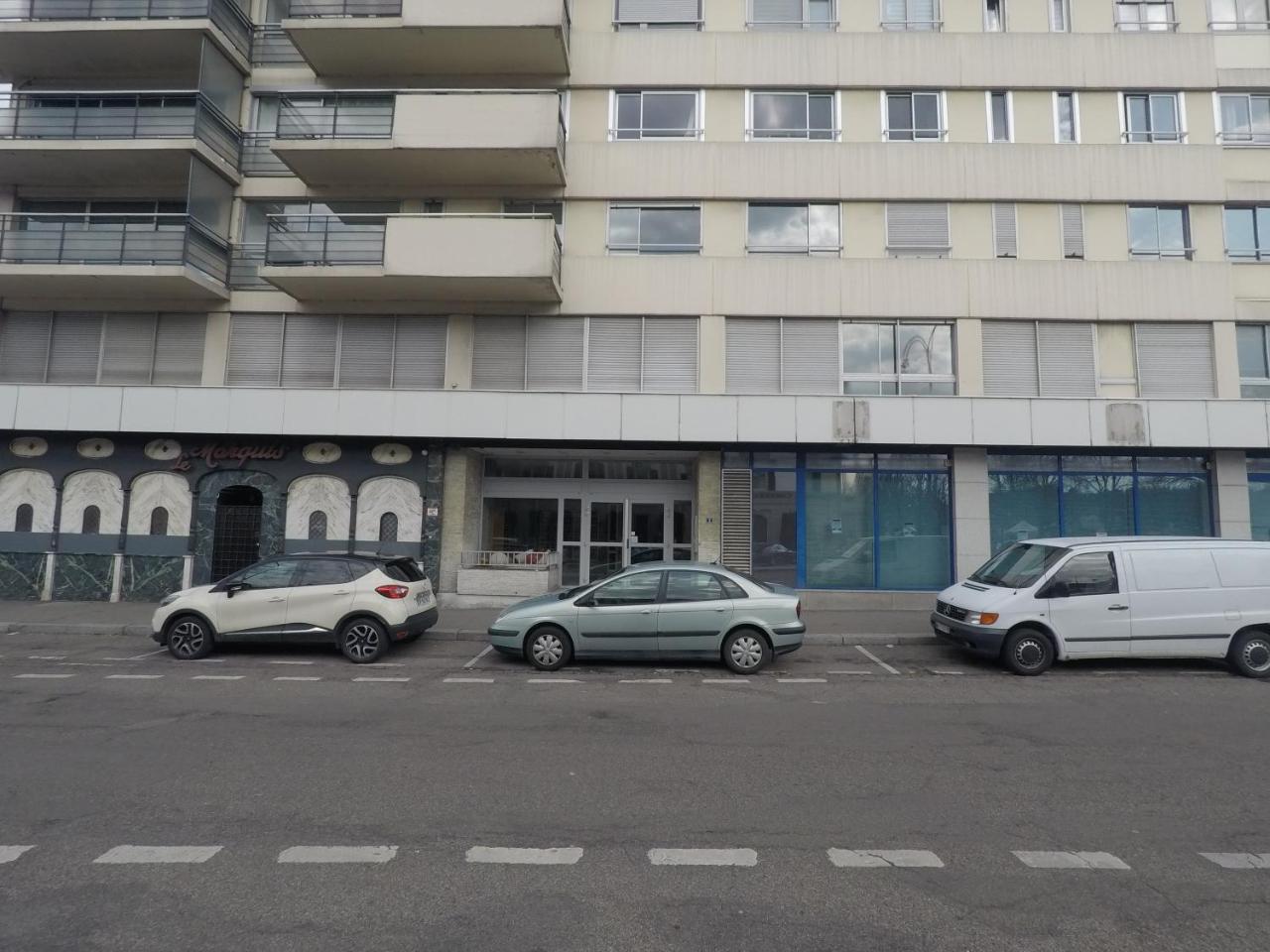 Travel Homes - Le Wilson, Face A La Gare Apartment *